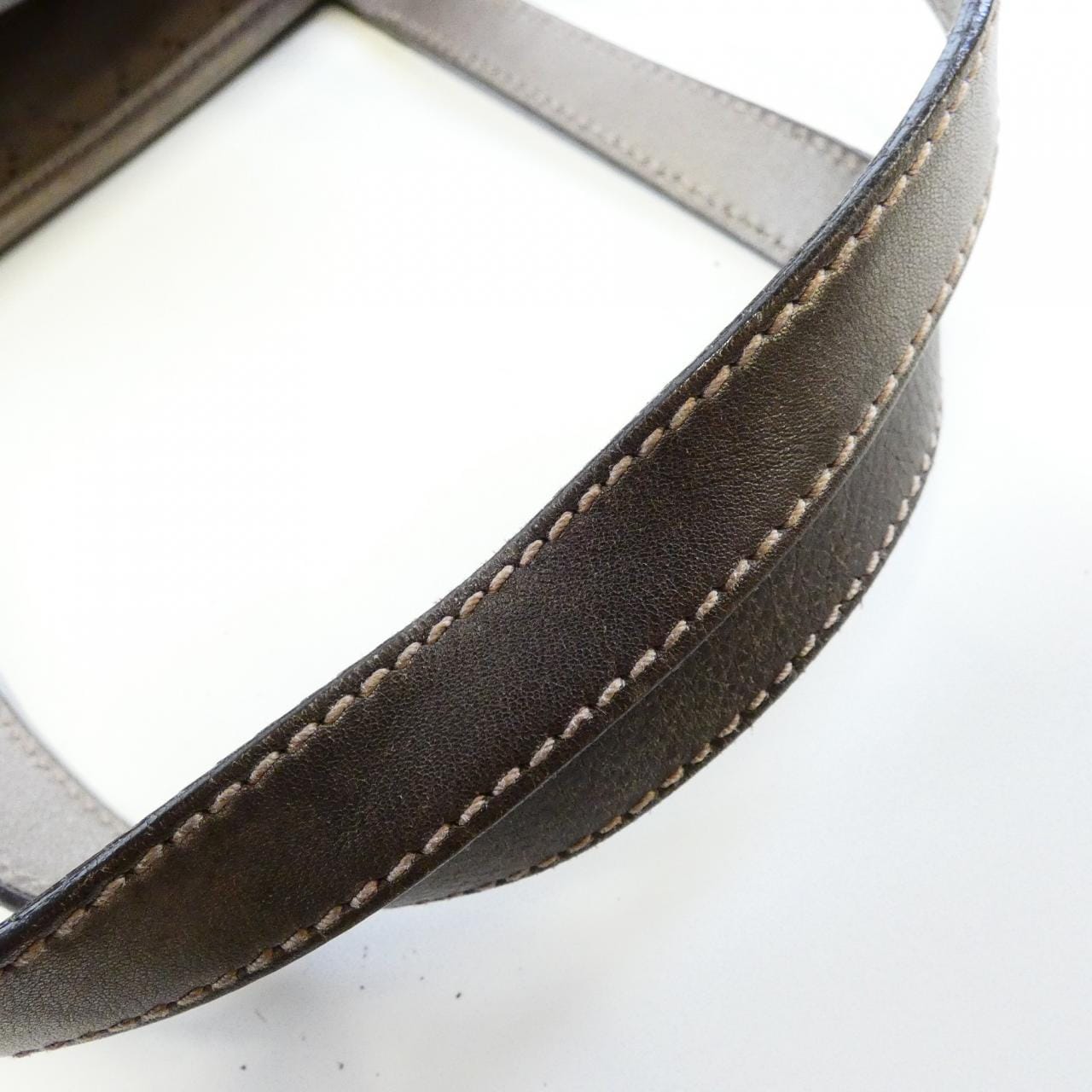 グッチ 211137 FU49N バッグ