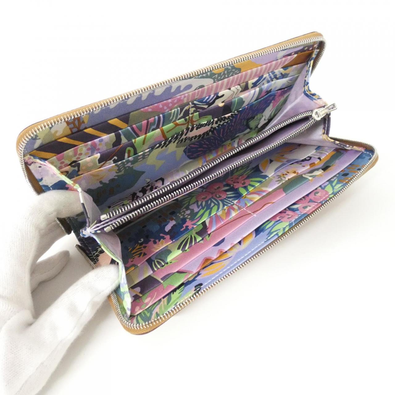 【未使用品】エルメス EN LIBERTE シルク イン クラシック 084387CK 財布