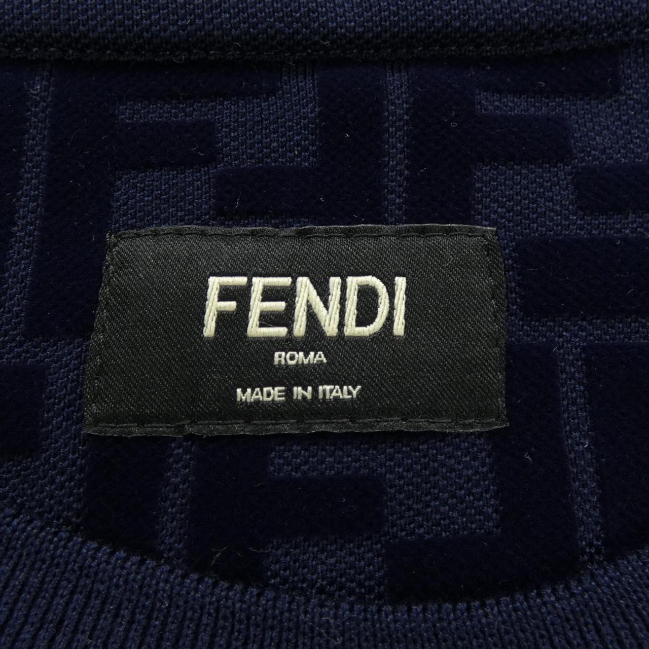 フェンディ FENDI FFモチーフ FY0936 A7D5 Tシャツ