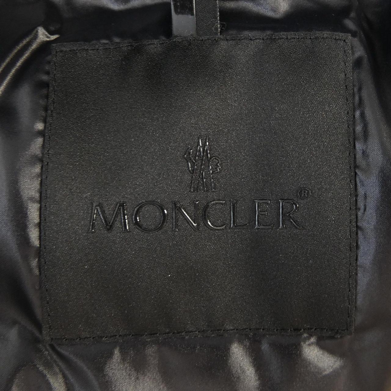 モンクレール MONCLER ダウンジャケット