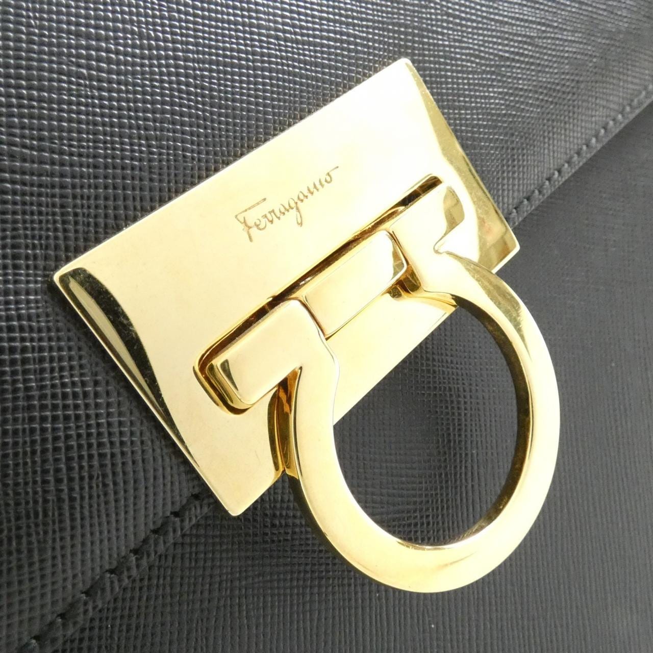 サルヴァトーレフェラガモ 21 0290 バッグ