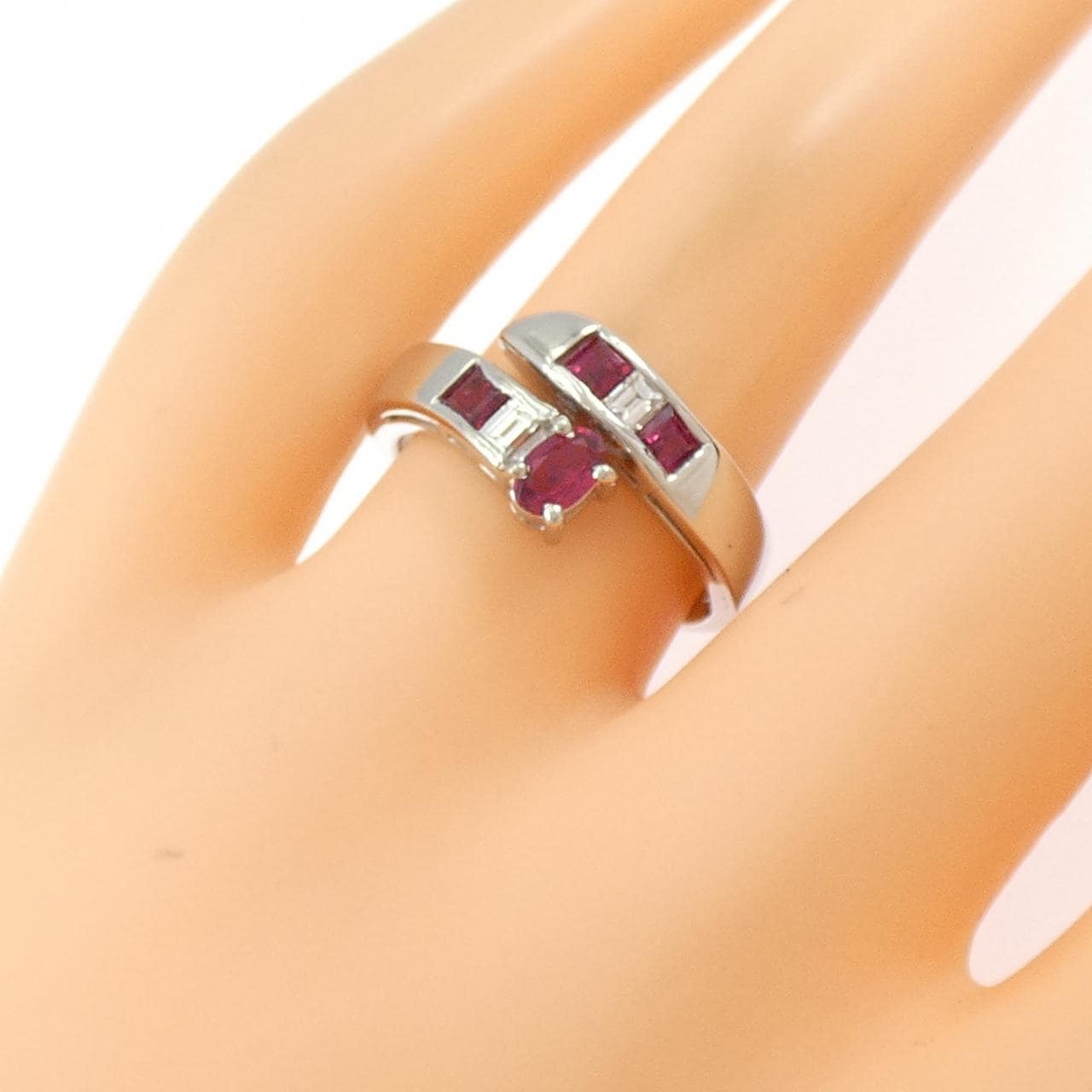 PT900 ルビー リング 0.66CT