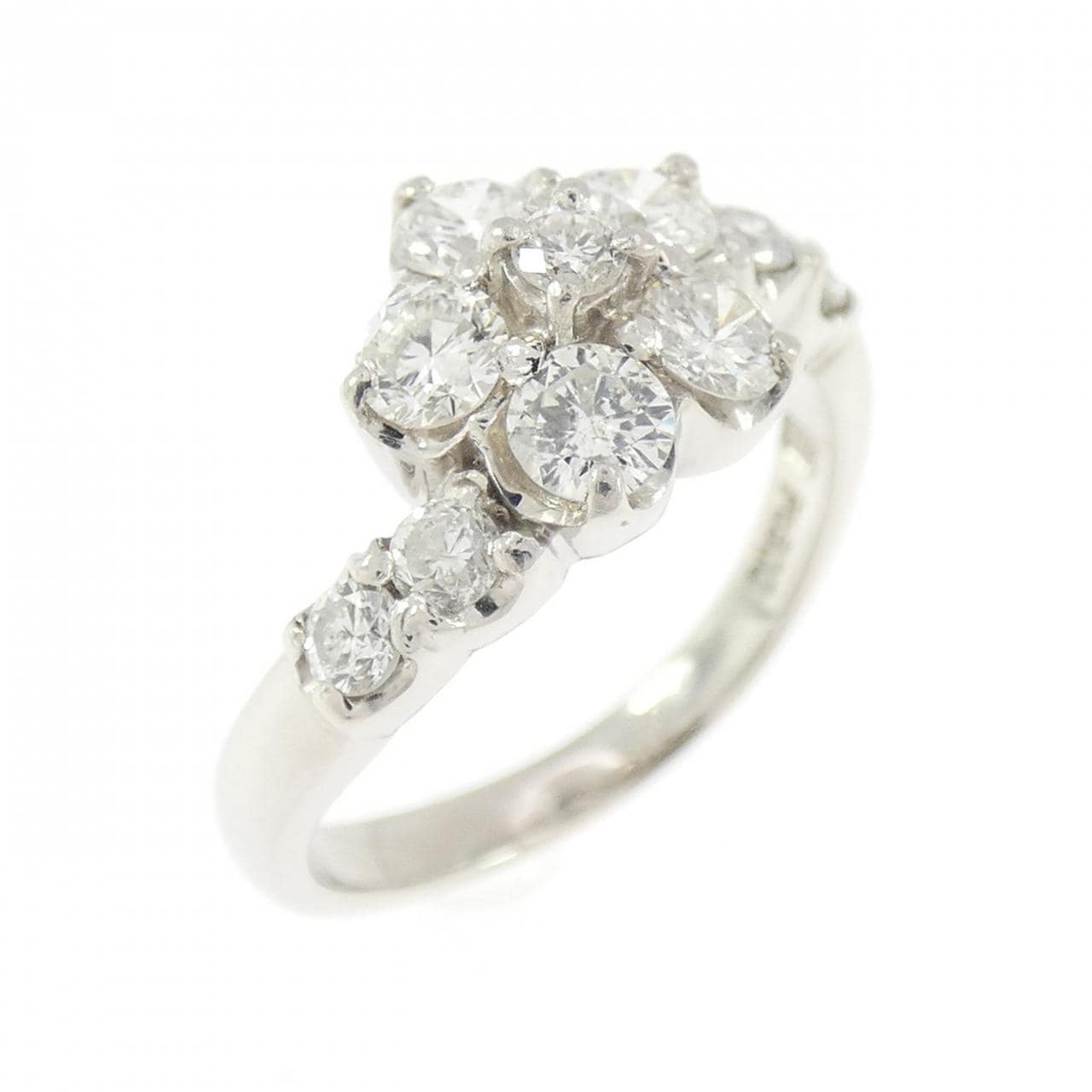 PT900 フラワー ダイヤモンド リング 0.70CT