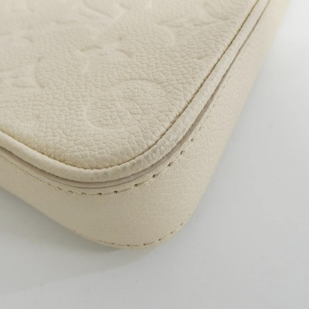 ルイヴィトン モノグラム アンプラント イージー ポーチ M81066 アクセサリーポーチ