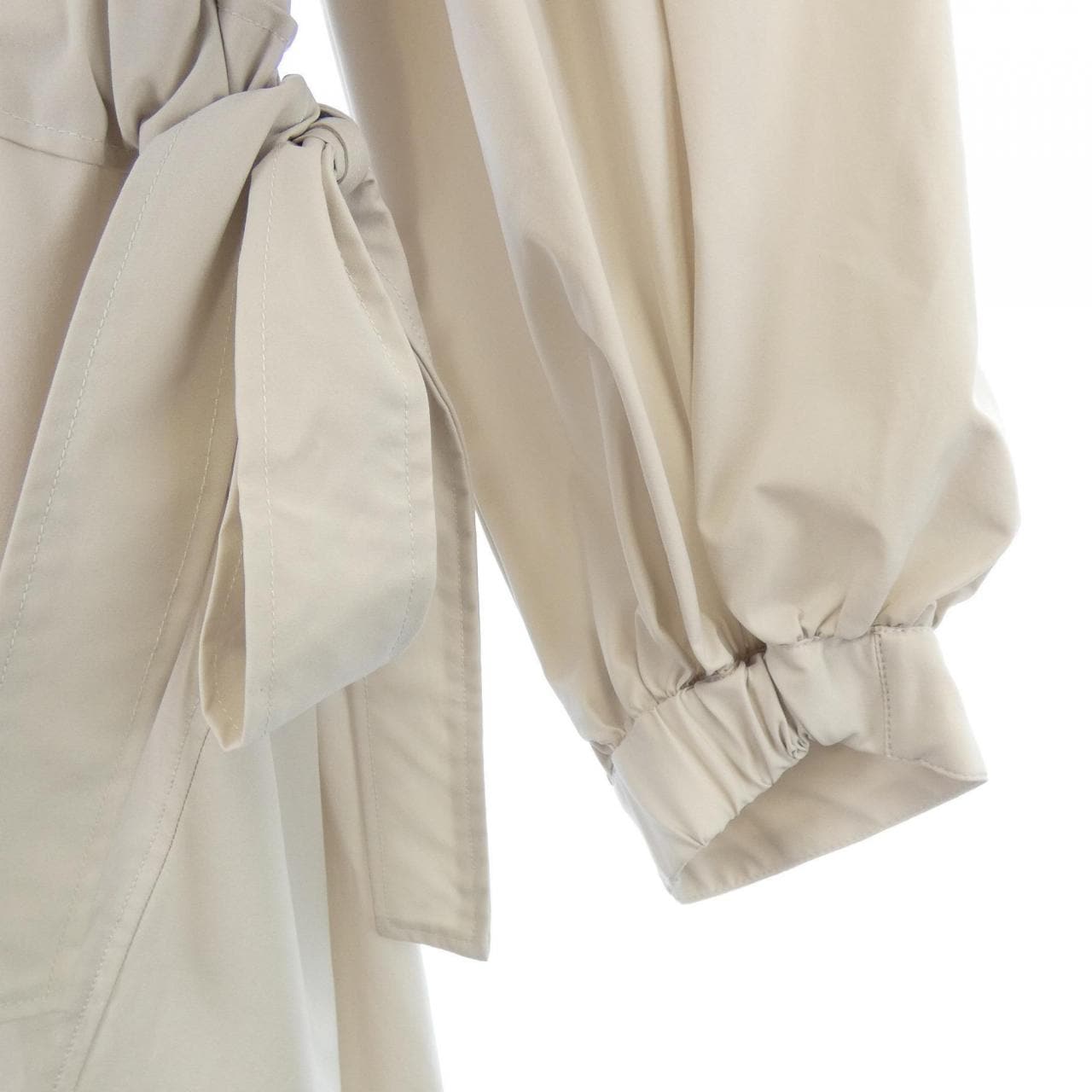 エミ emmi コート