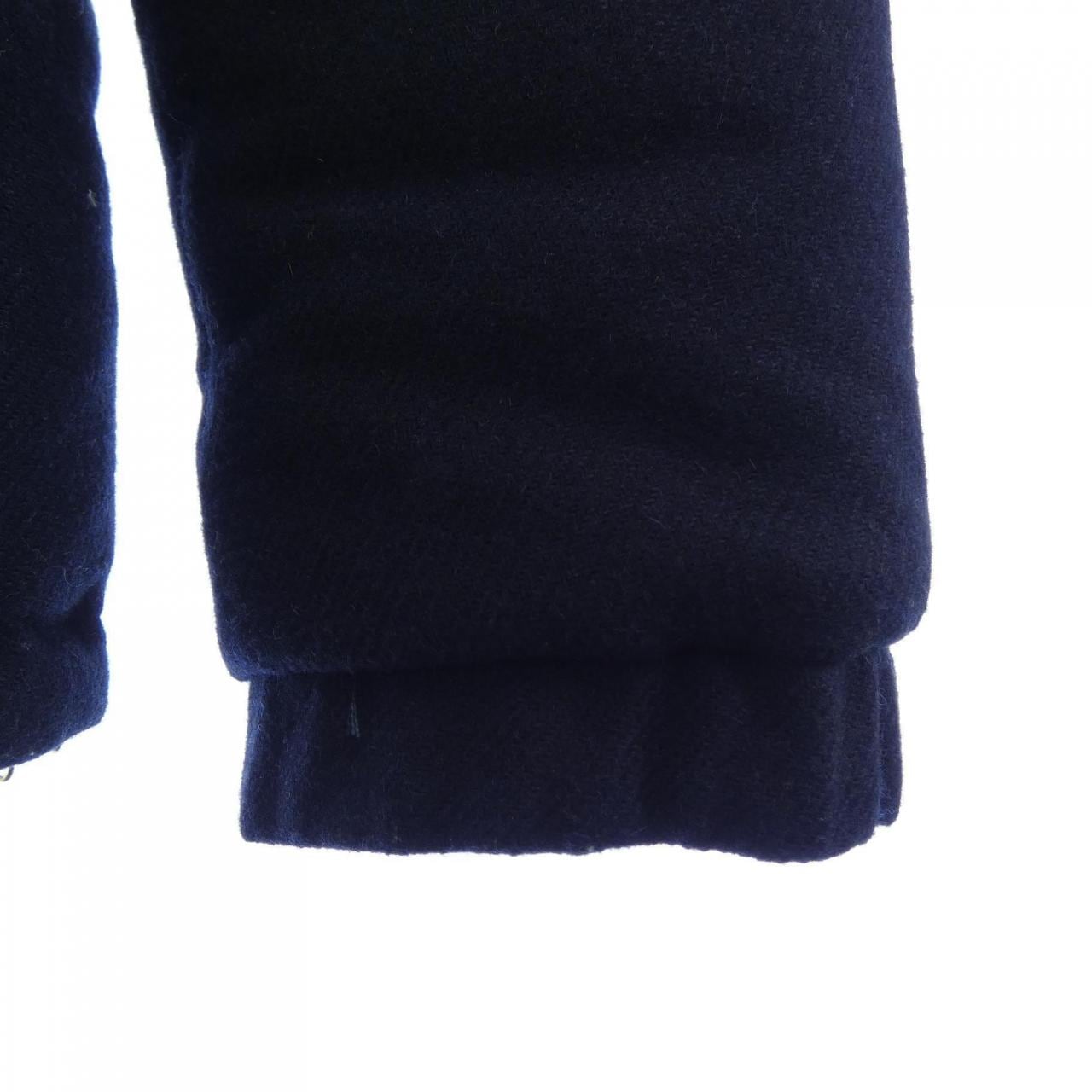 モンクレールガムブルー MONCLER GAMMEBLEU 23914141831 ダウンジャケット