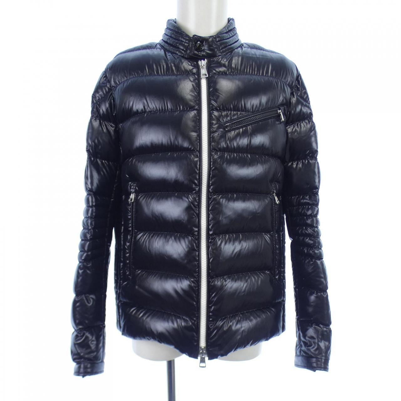 モンクレール MONCLER ダウンジャケット