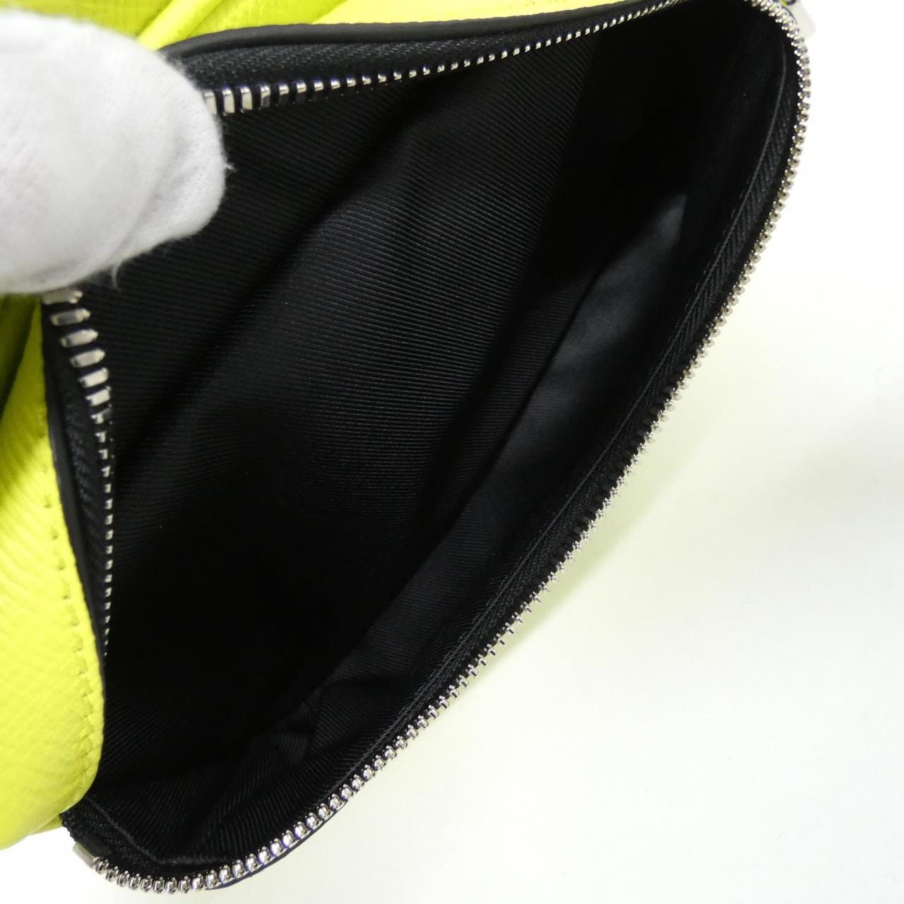 ルイヴィトン タイガ ラマ バムバッグ アウトドア M30251 ショルダーバッグ