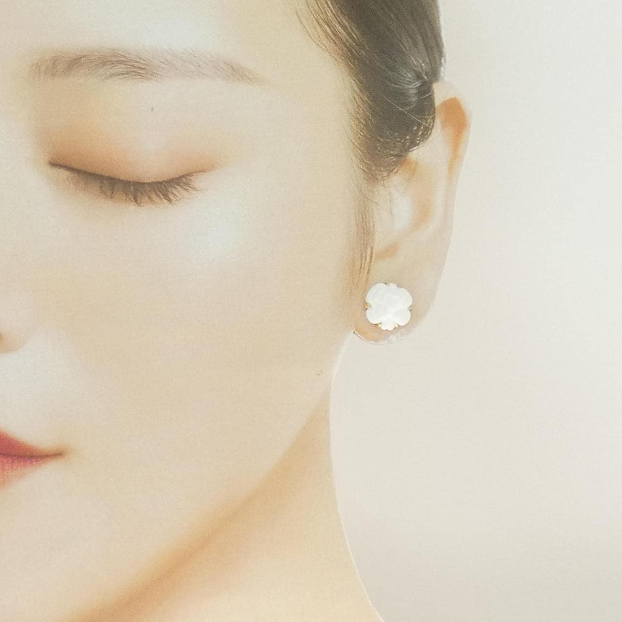 シャネル カメリア スモール ピアス