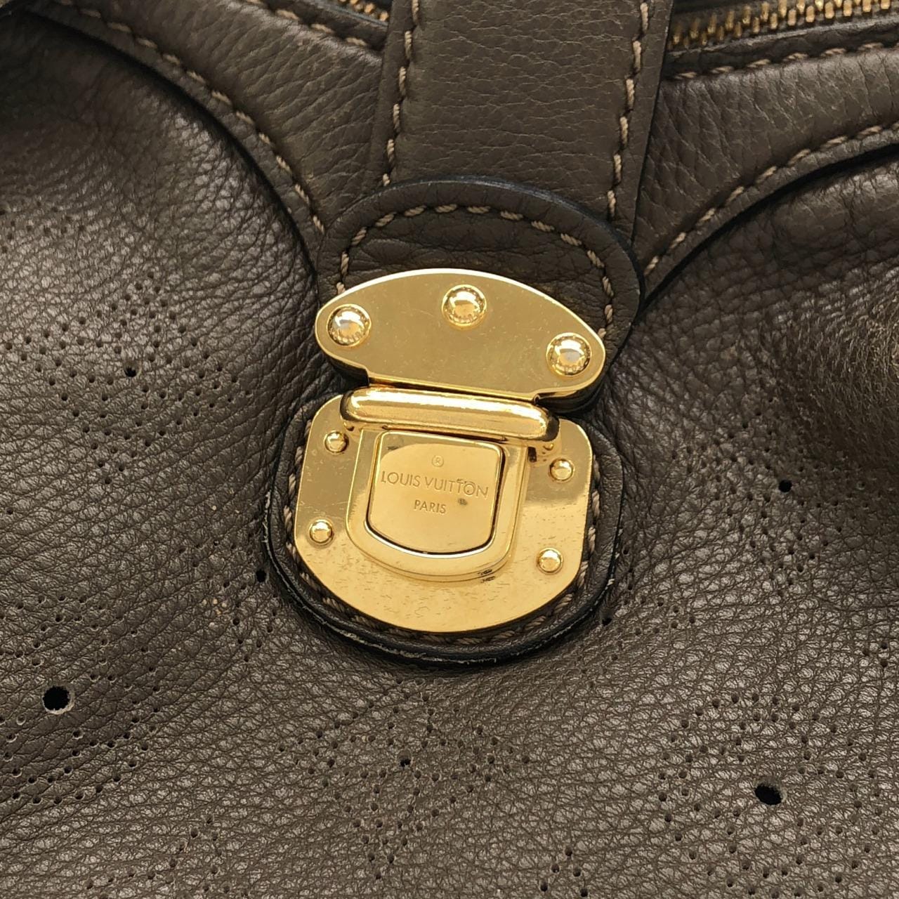 ルイヴィトン マヒナ XS M95768 ショルダーバッグ