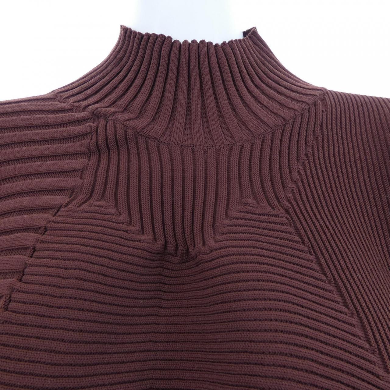 イッセイミヤケ ISSEY MIYAKE KONEKONE　IM53KN258 トップス