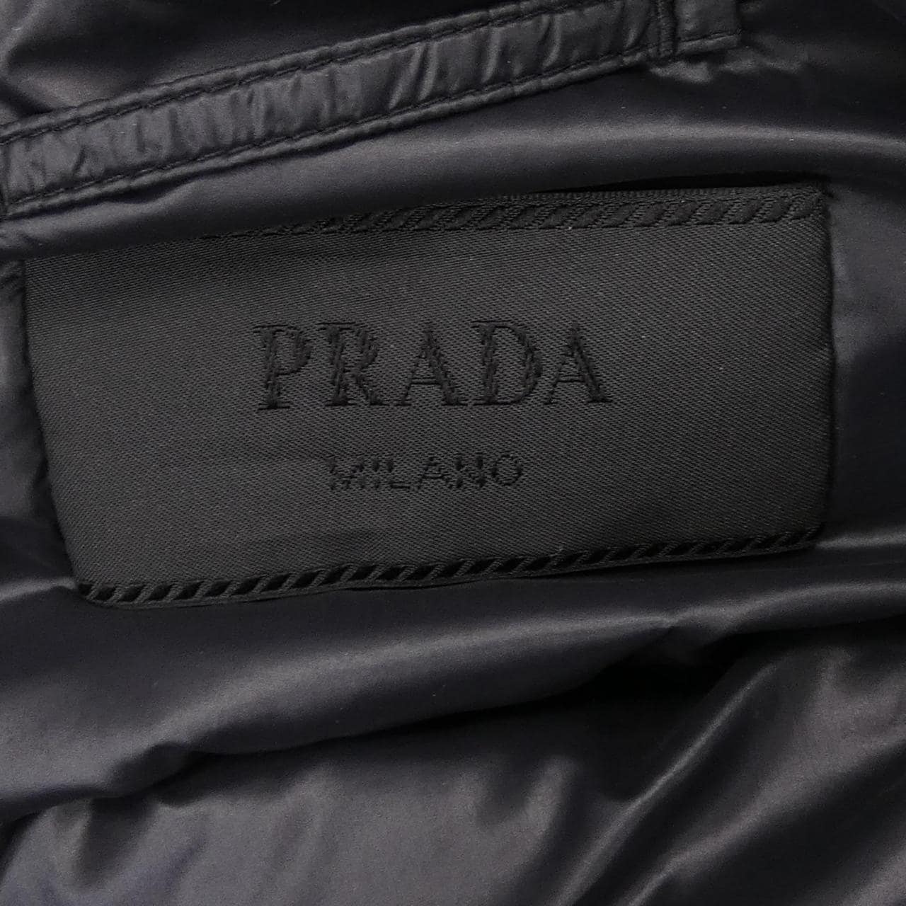 プラダ PRADA SGB608 ダウンジャケット