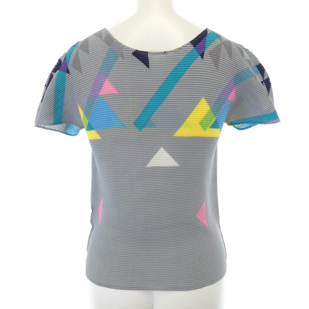 ミーイッセイミヤケ me ISSEY MIYAKE トップス