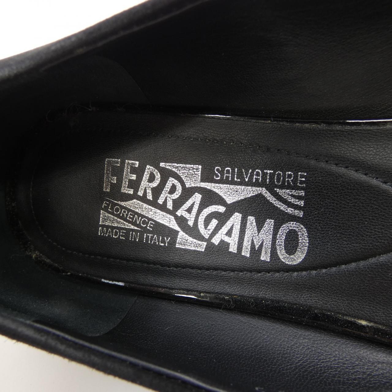 サルヴァトーレフェラガモ SALVATORE FERRAGAMO フラットシューズ