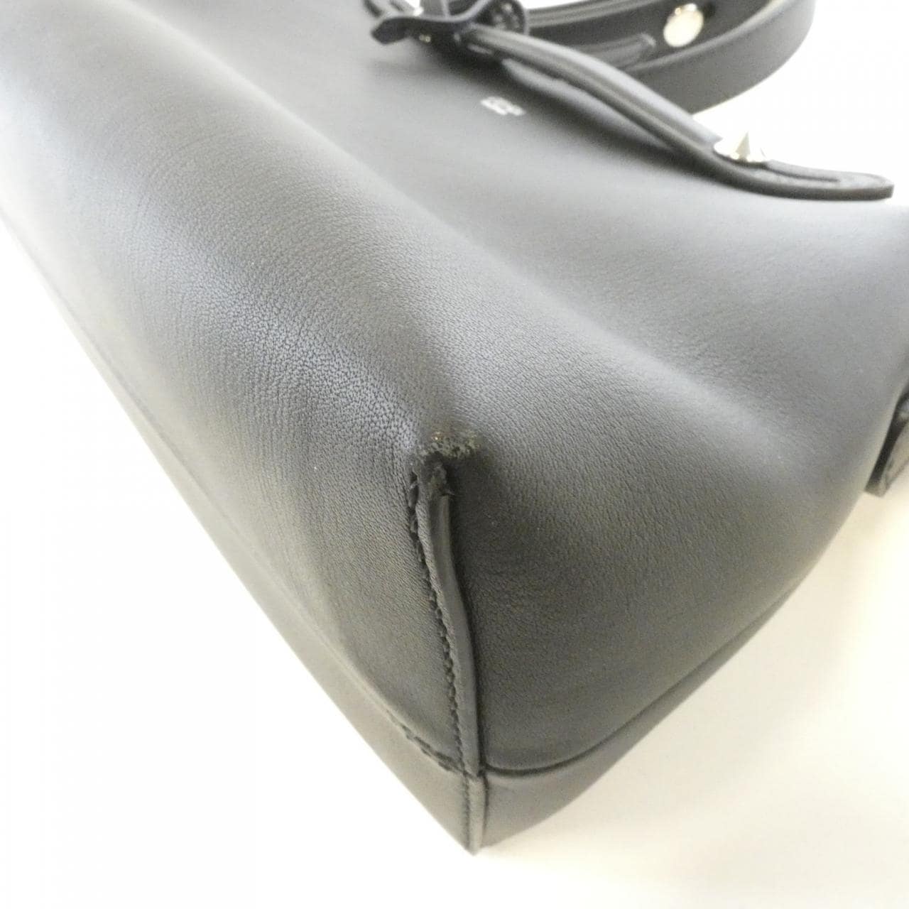 フェンディ バイ ザ ウェイ ミディアム 8BL146 1D5 バッグ