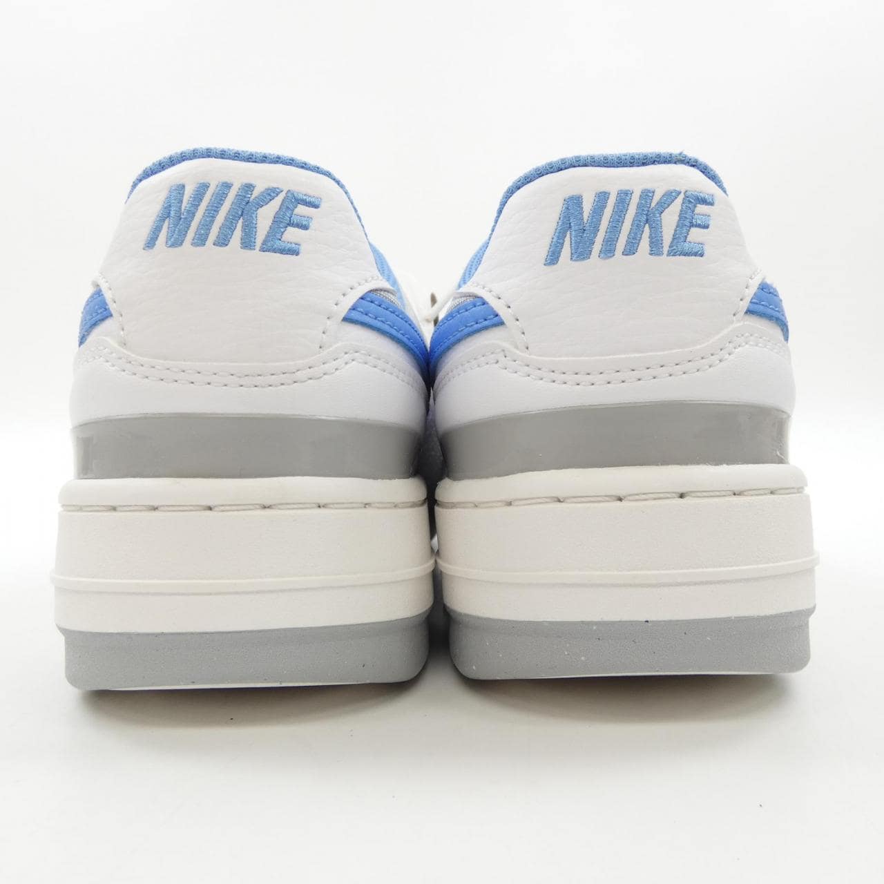 ナイキ NIKE スニーカー