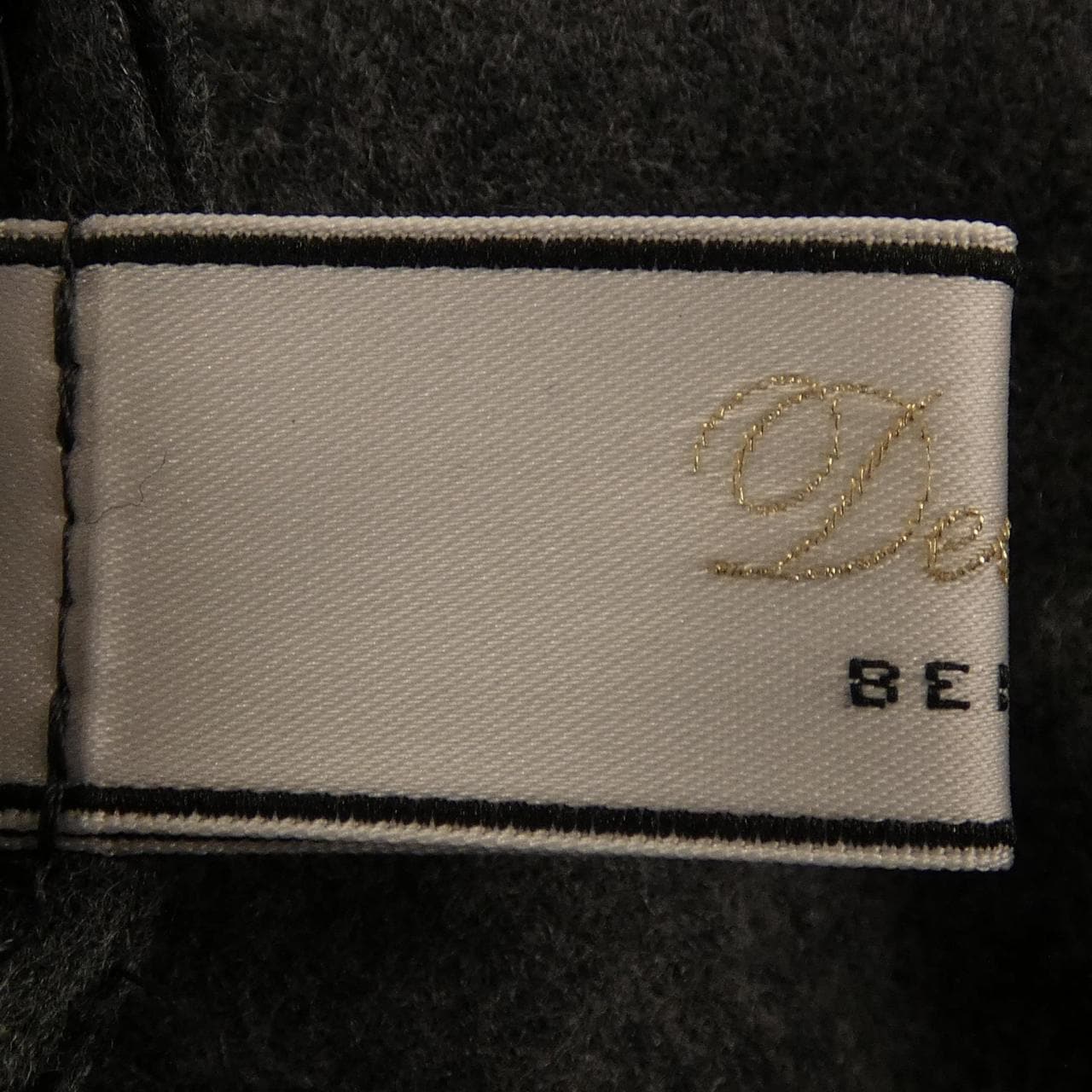 ベイジュ BEIGE. パンツ
