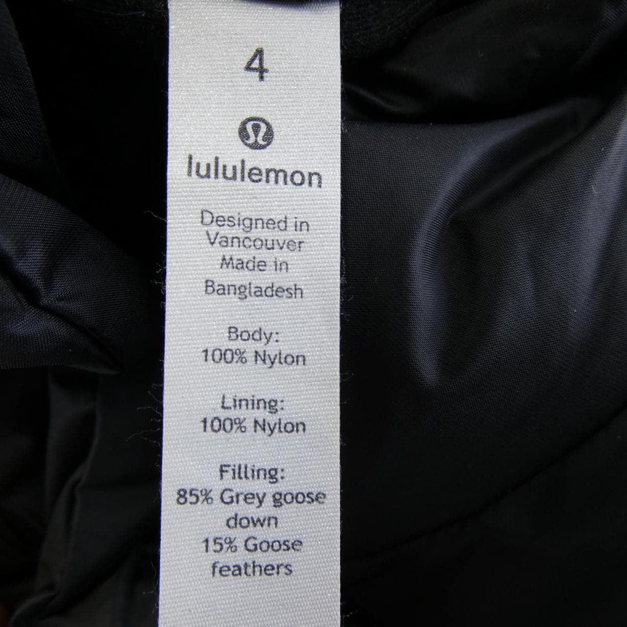 LULULEMON ダウンベスト