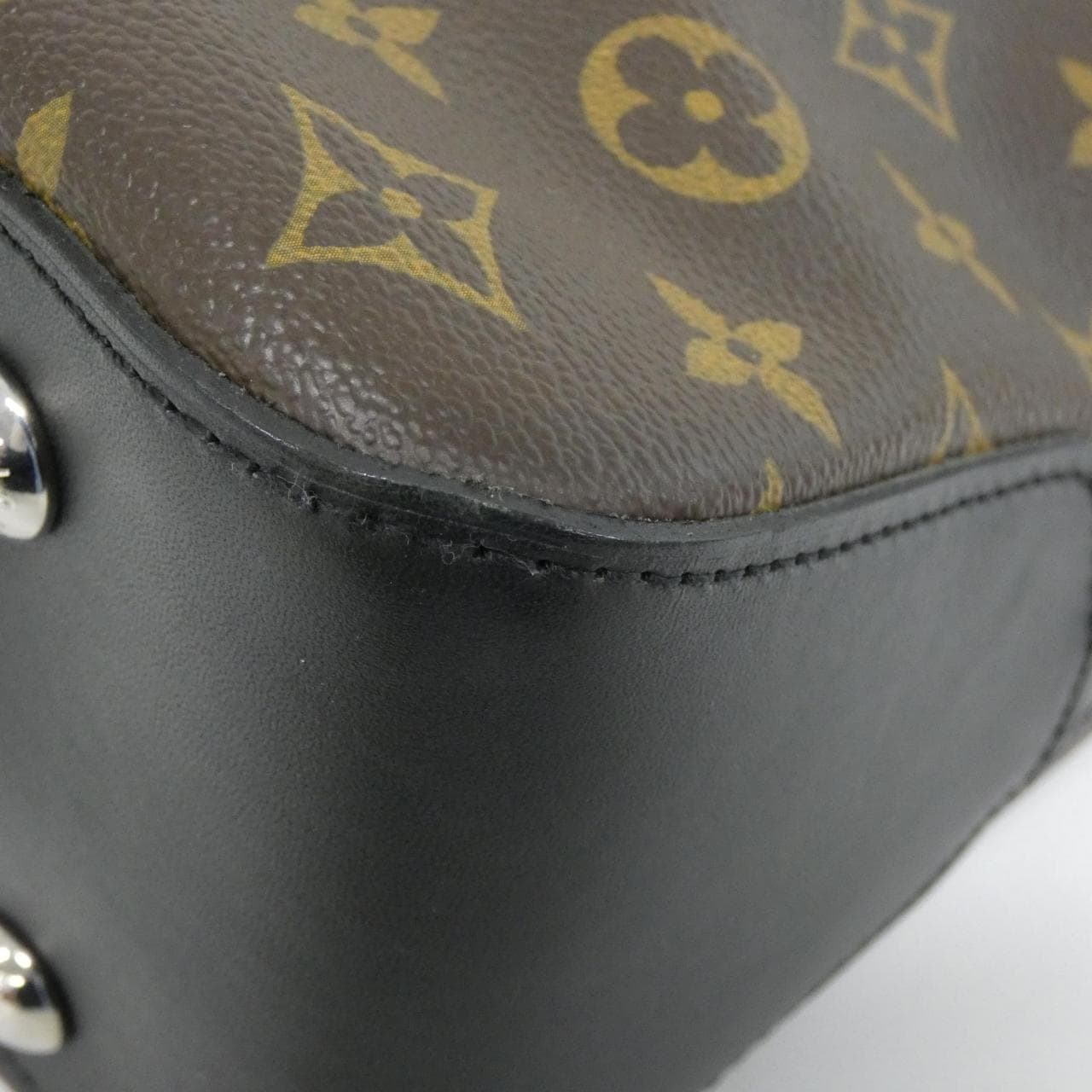 ルイヴィトン モノグラム マカサー ディヴィス M56708 バッグ