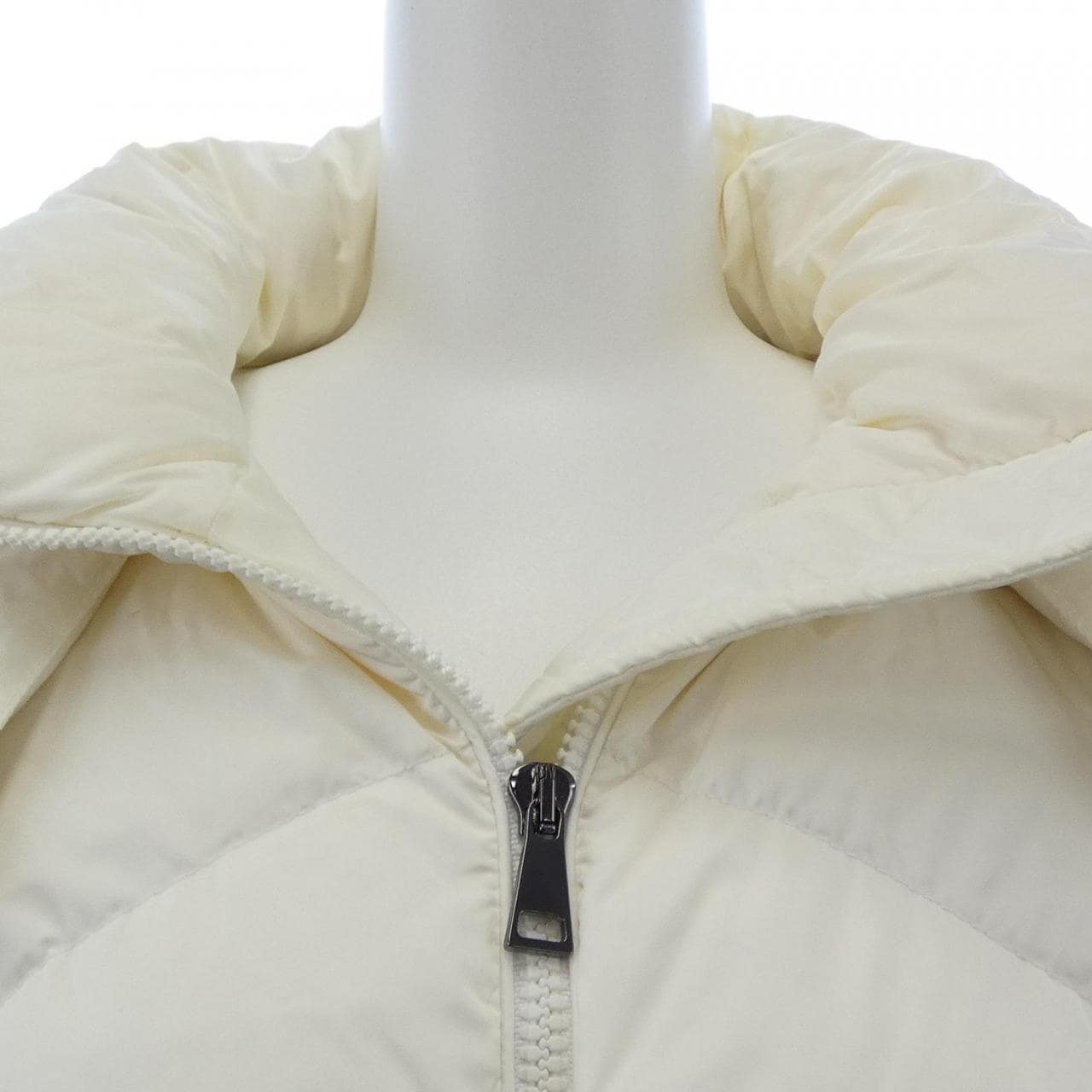 モンクレール MONCLER ALOES ダウンジャケット