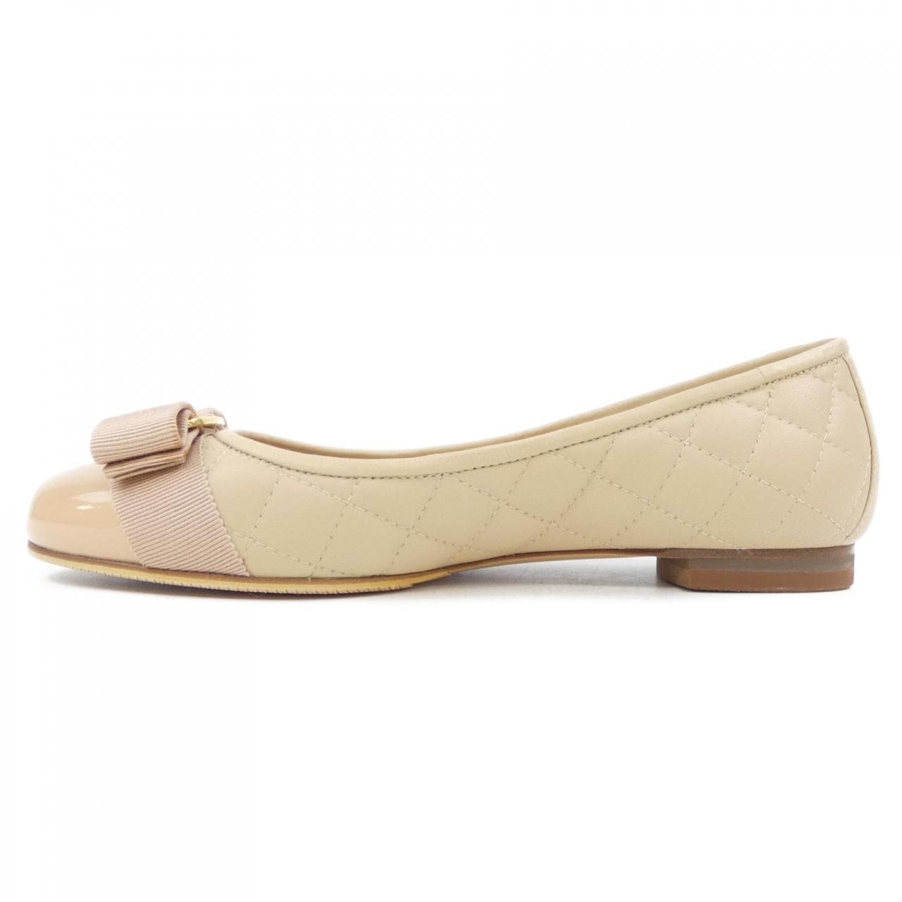 サルヴァトーレフェラガモ SALVATORE FERRAGAMO フラットシューズ