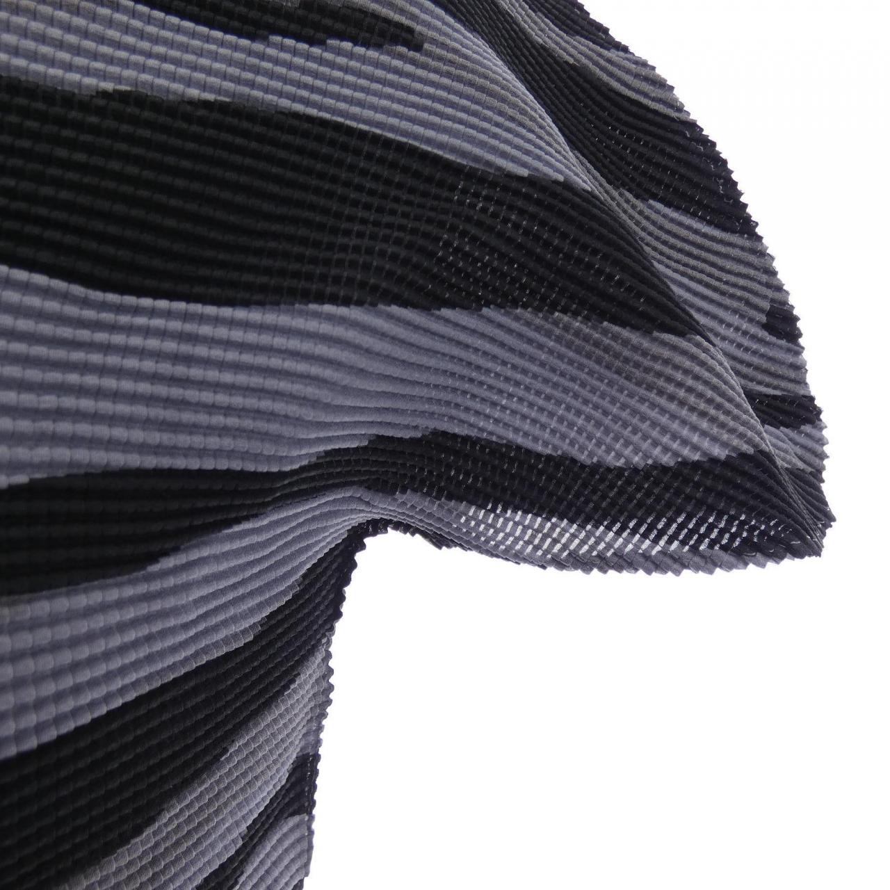 ミーイッセイミヤケ me ISSEY MIYAKE MI41FK646 トップス