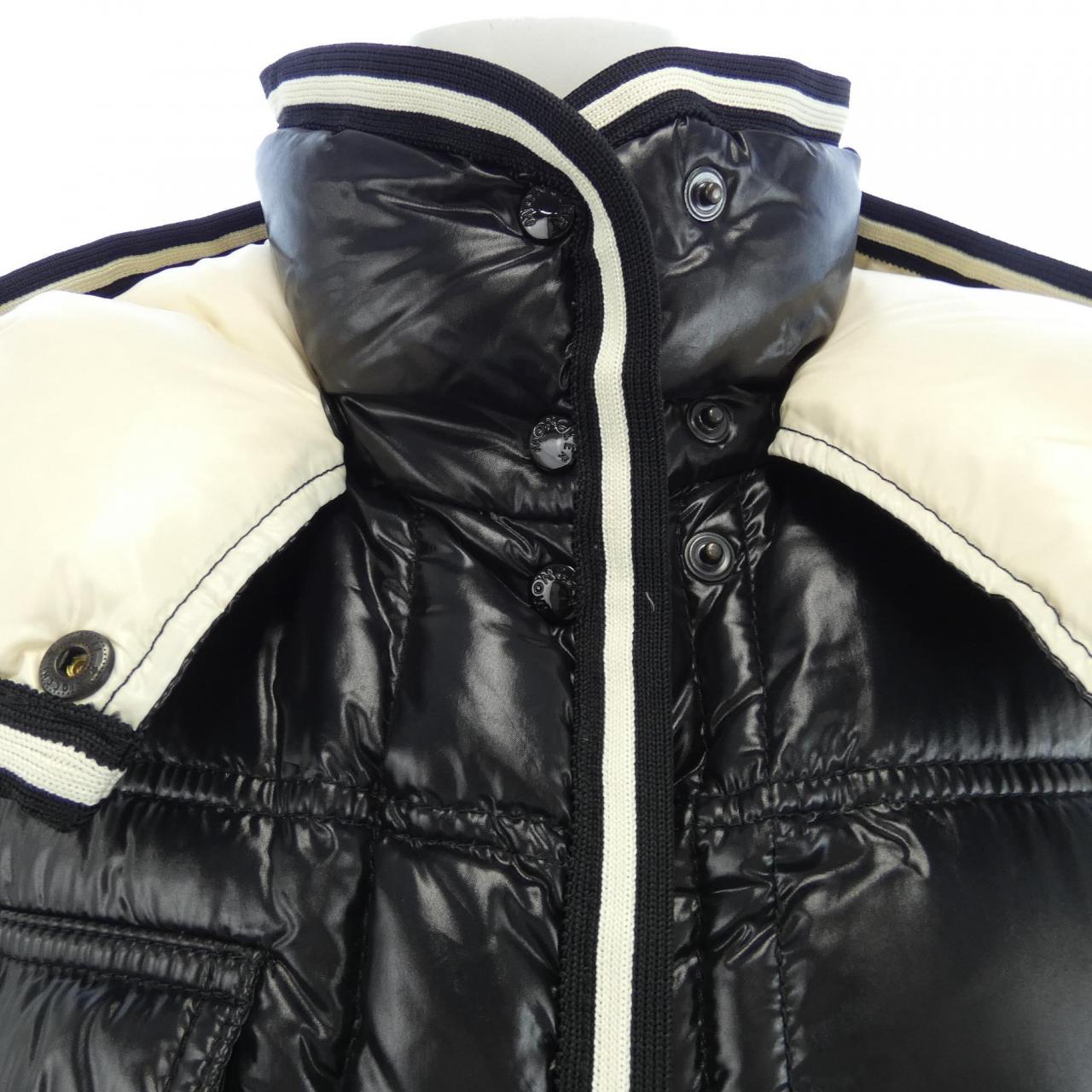 モンクレール MONCLER ダウンジャケット