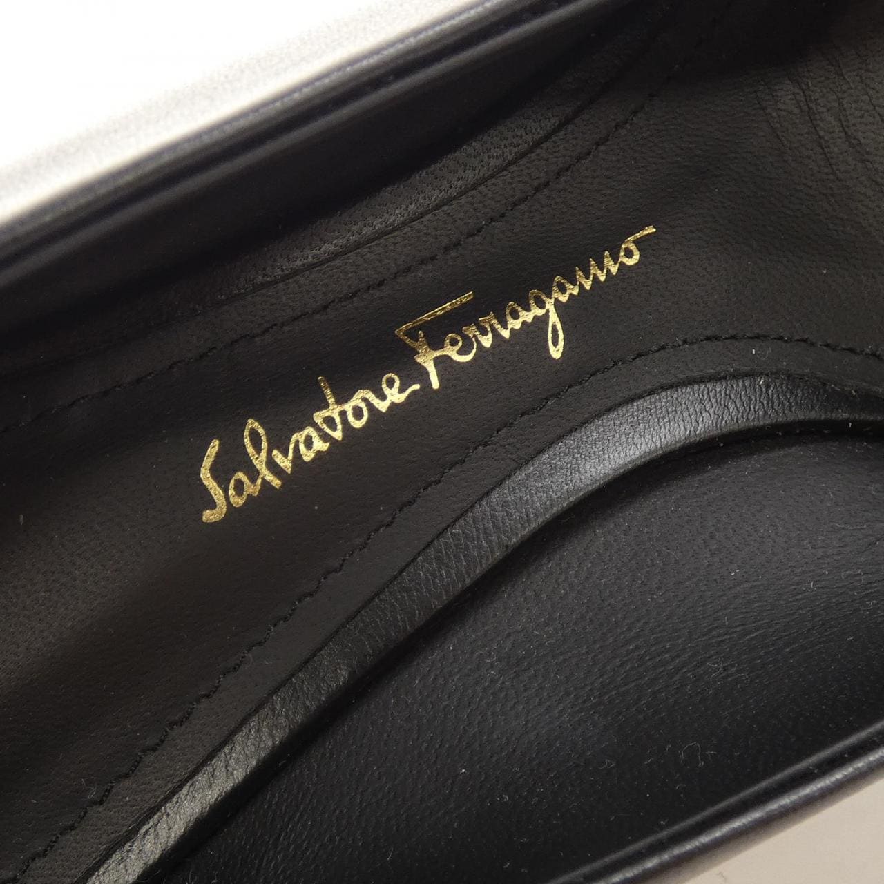 サルヴァトーレフェラガモ SALVATORE FERRAGAMO パンプス