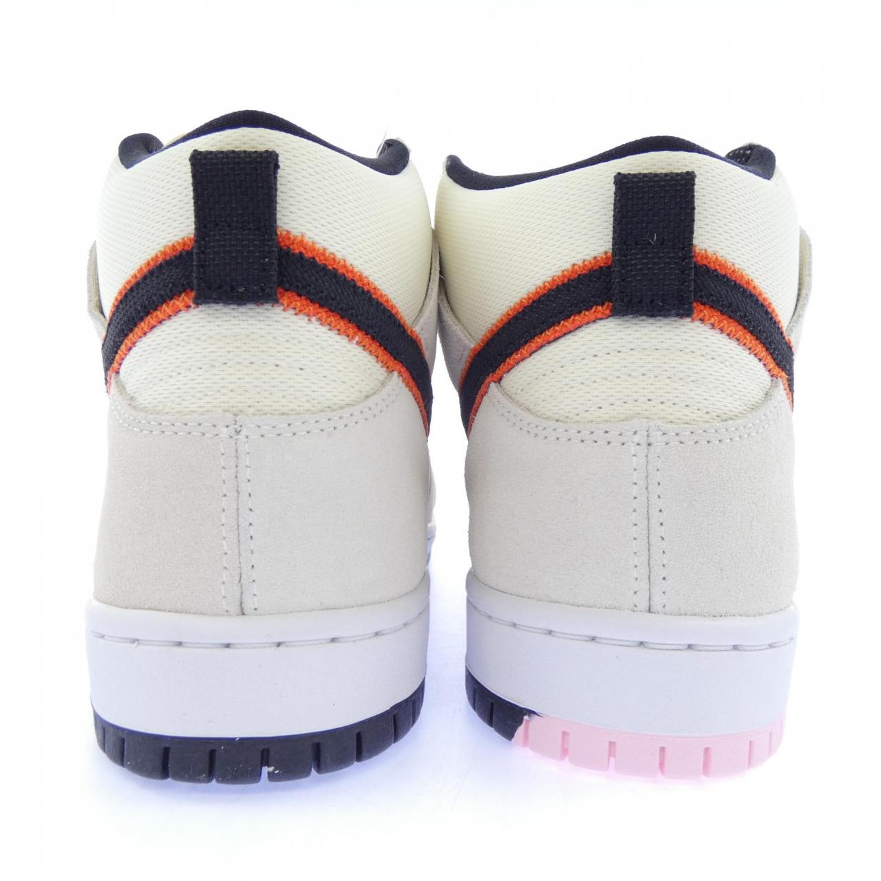 ナイキ NIKE DO9394-100 スニーカー