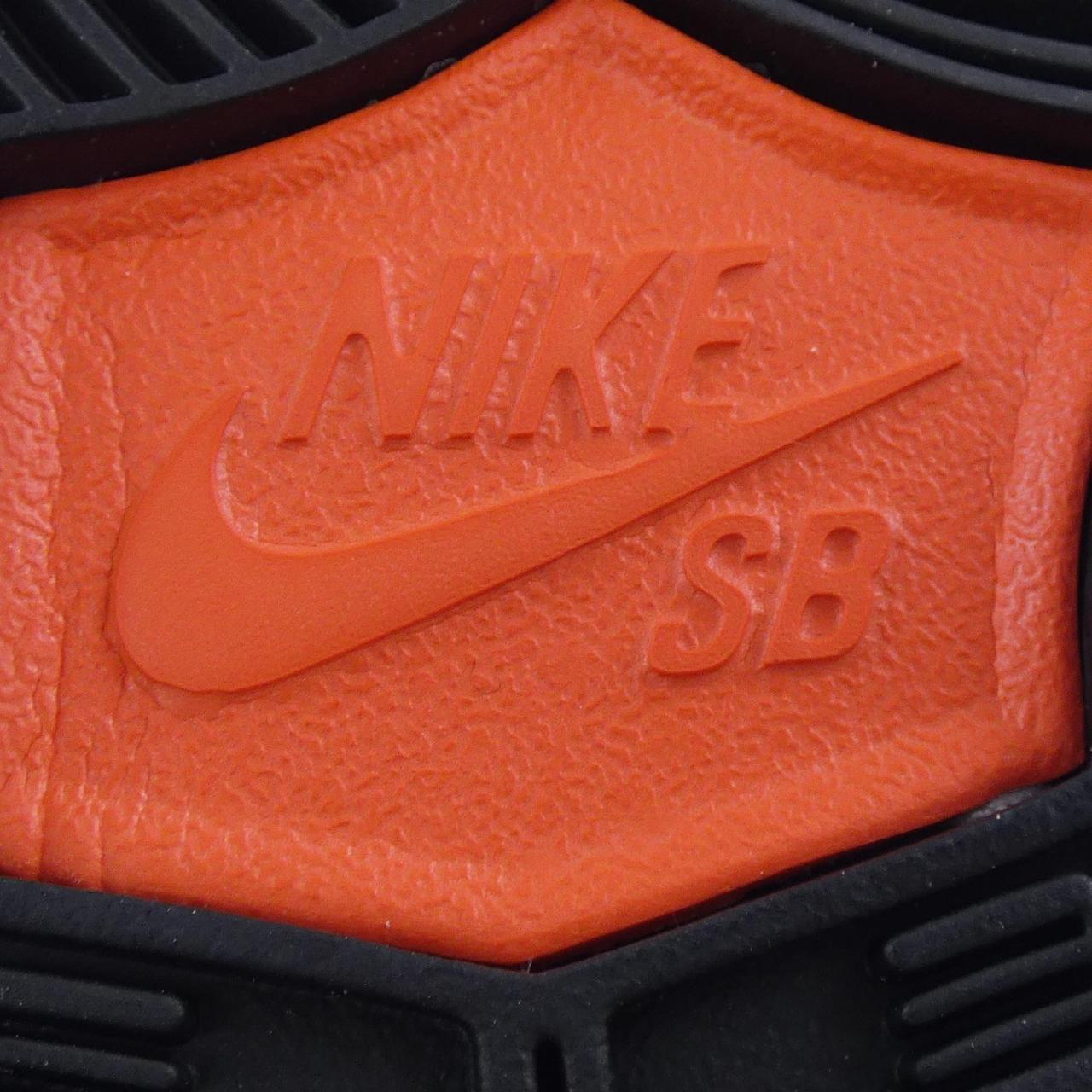 ナイキ NIKE DO9394-100 スニーカー