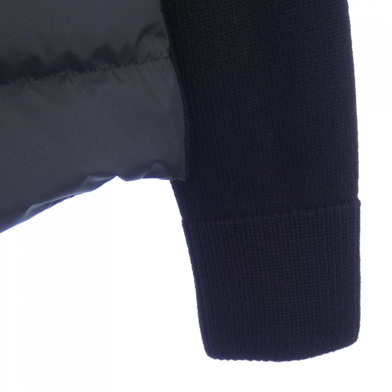 【新品】モンクレール MONCLER K20939B00035 ダウンジャケット