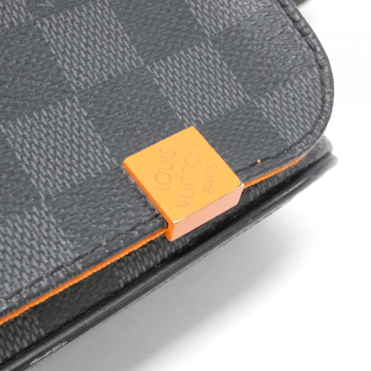 ルイヴィトン ダミエ グラフィット ディストリクト PM N42405 ショルダーバッグ