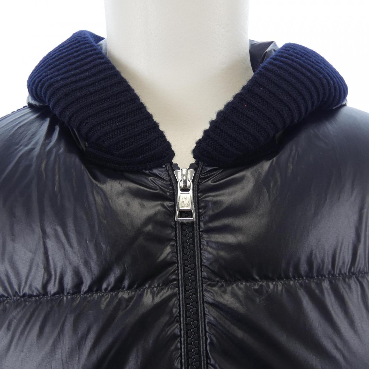 モンクレール MONCLER 20919B00017 ダウンジャケット