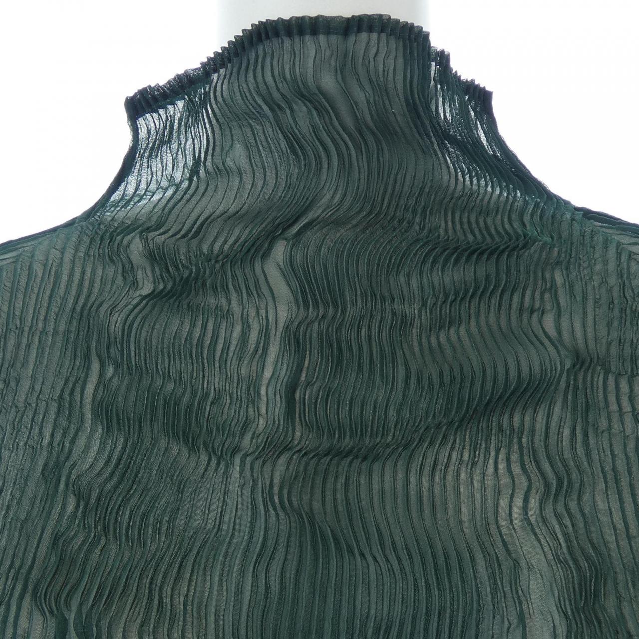 イッセイミヤケ ISSEY MIYAKE IF74FJ412 トップス