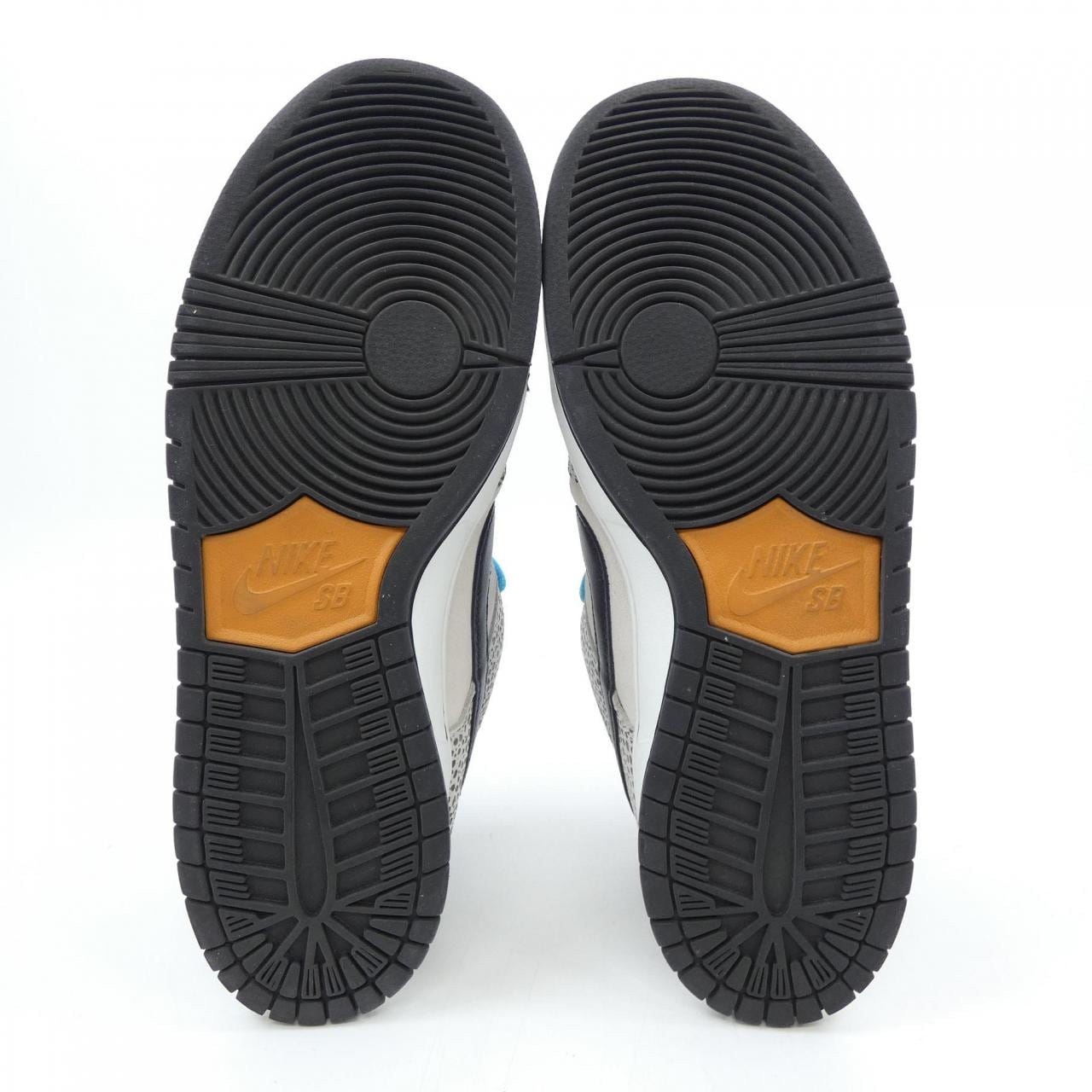 ナイキ NIKE FZ1233-002 スニーカー