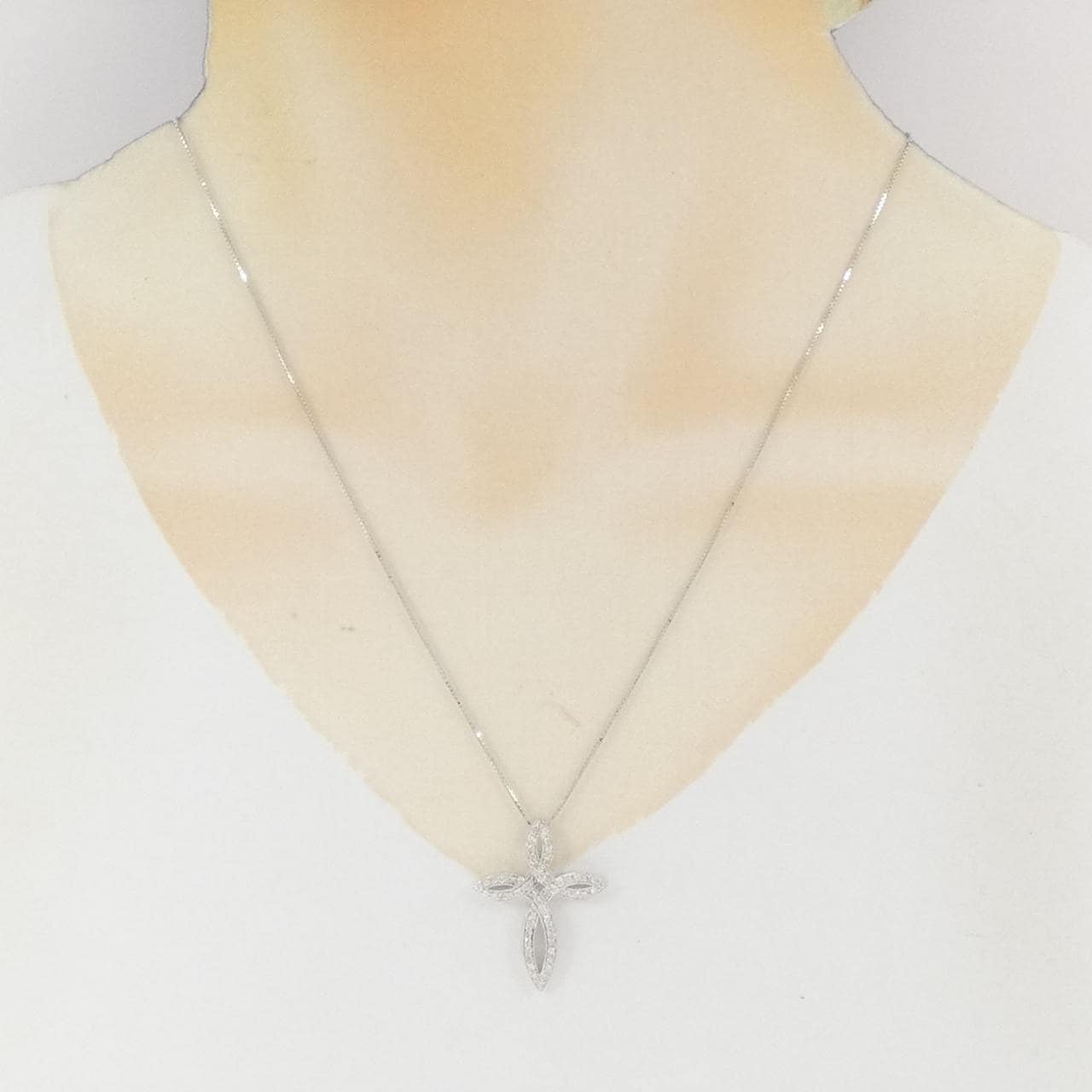 750WG/K18WG  クロス ダイヤモンド ネックレス 0.37CT