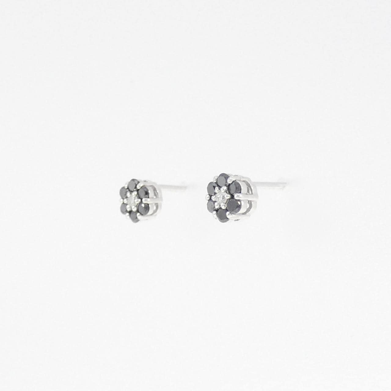 K18WG フラワー ダイヤモンド ピアス 0.20CT