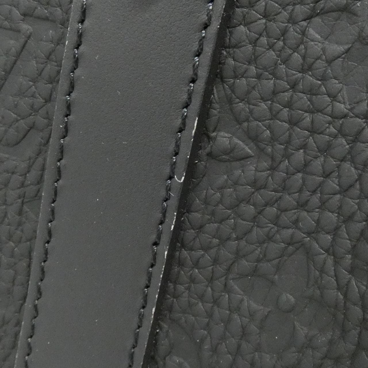 LOUIS VUITTON Taurillon Monogram Sac Plat M21866 Bag