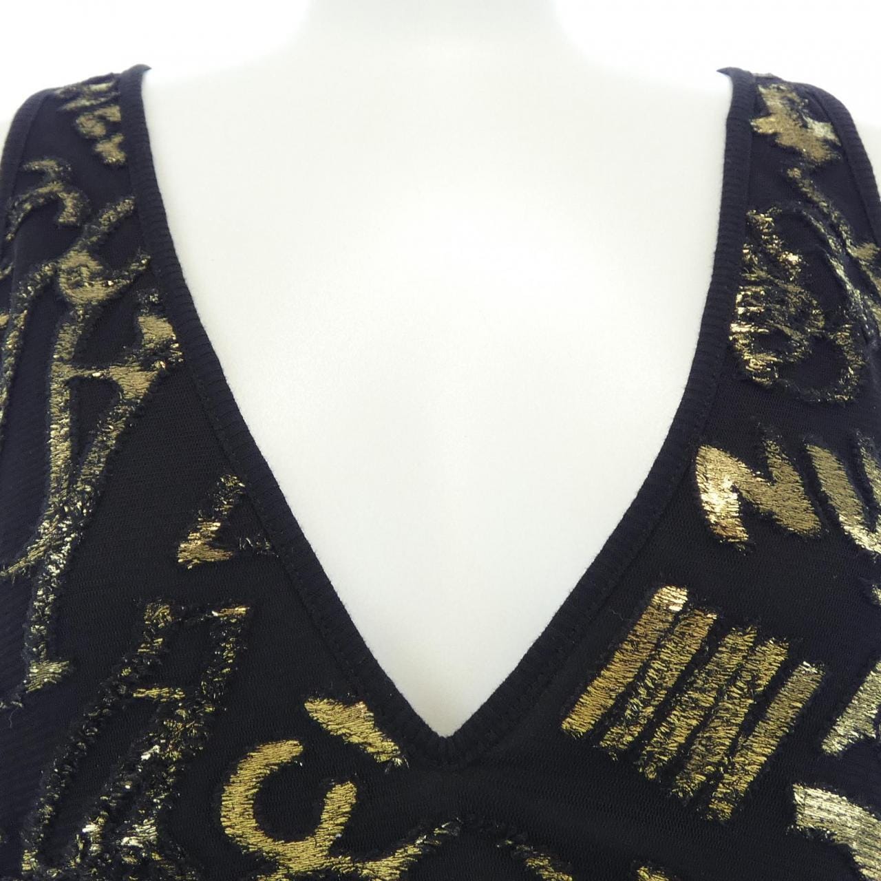 シャネル CHANEL P61889V47069 19A トップス