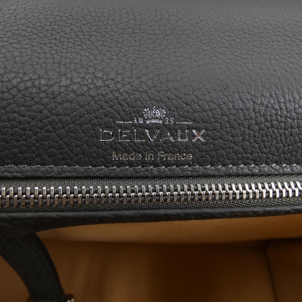 德尔沃DELVAUX