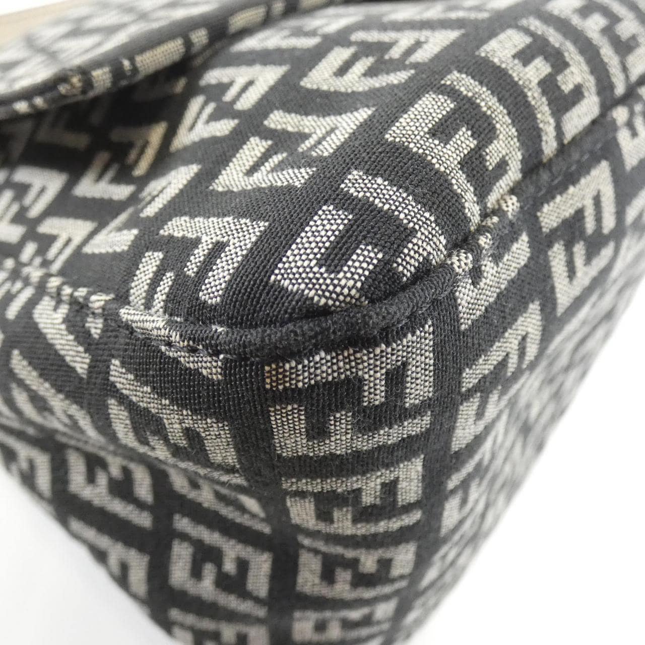 FENDI 8BR001 LPN shoulder bag