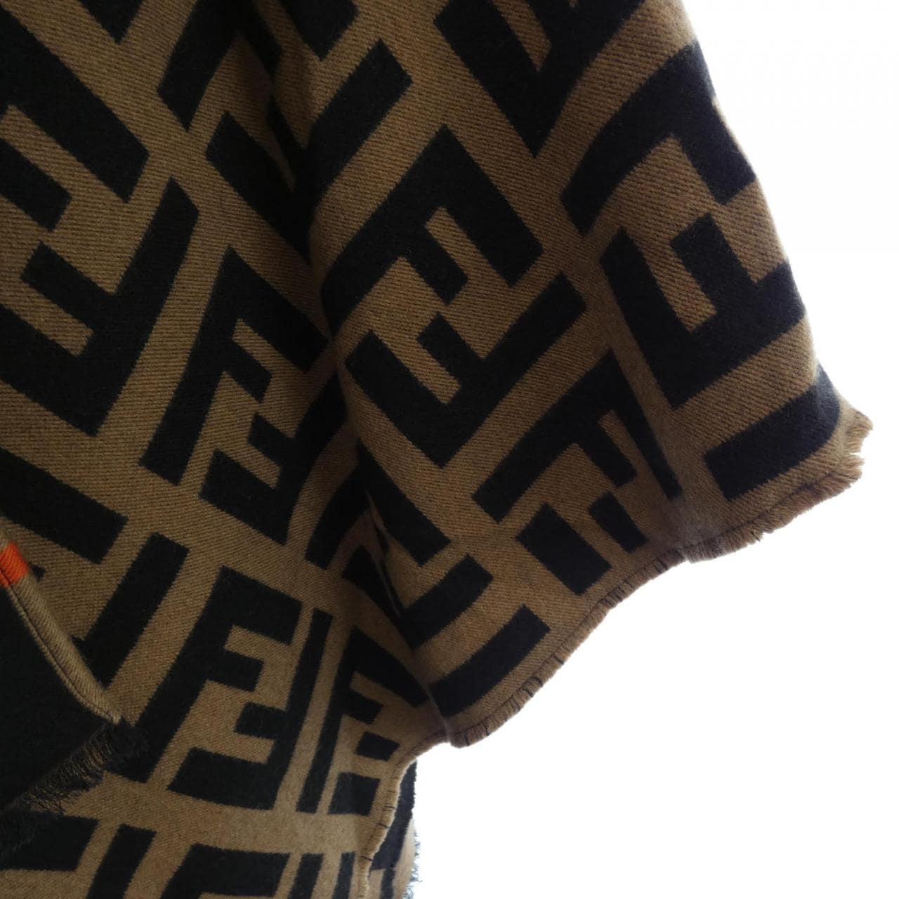フェンディ FENDI ケープ
