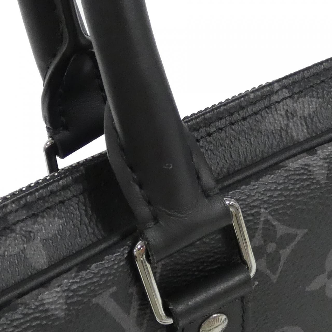 ルイヴィトン モノグラム エクリプス ポルト ドキュマン ヴォワヤージュ M46457 バッグ