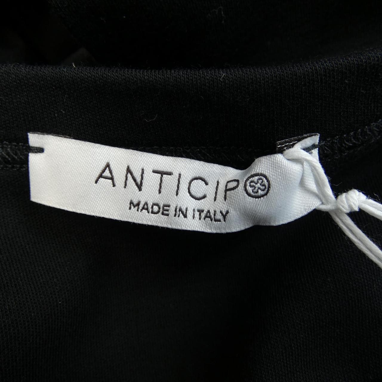 アンティーチポ ANTICIPO Tシャツ