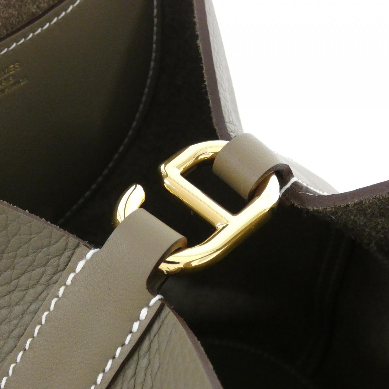 エルメス イン ザ ループ 18cm 084274CC バッグ