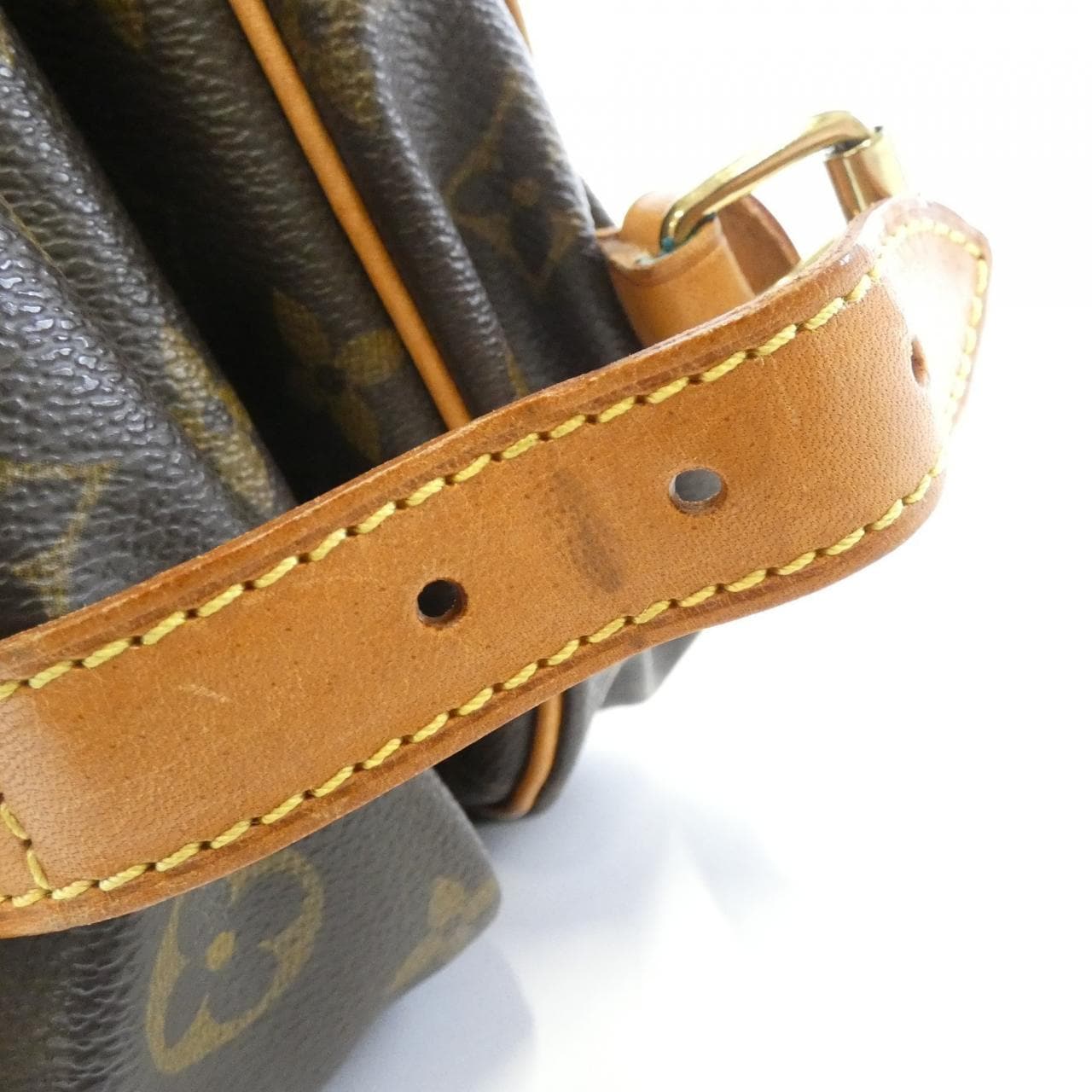 ルイヴィトン モノグラム ソミュール 30cm M42256 ショルダーバッグ