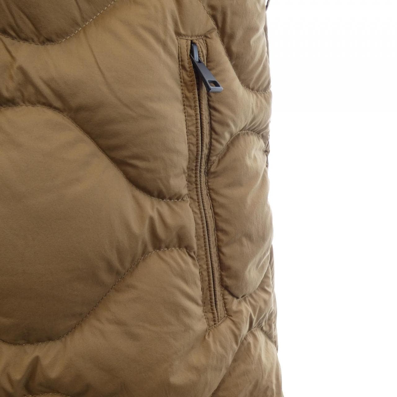 モンクレール MONCLER LIVECHE ダウンベスト