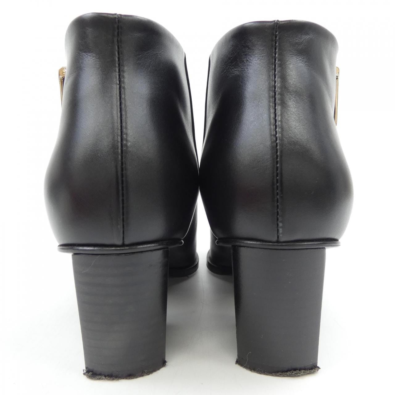 ロジェヴィヴィエ ROGER VIVIER ブーツ