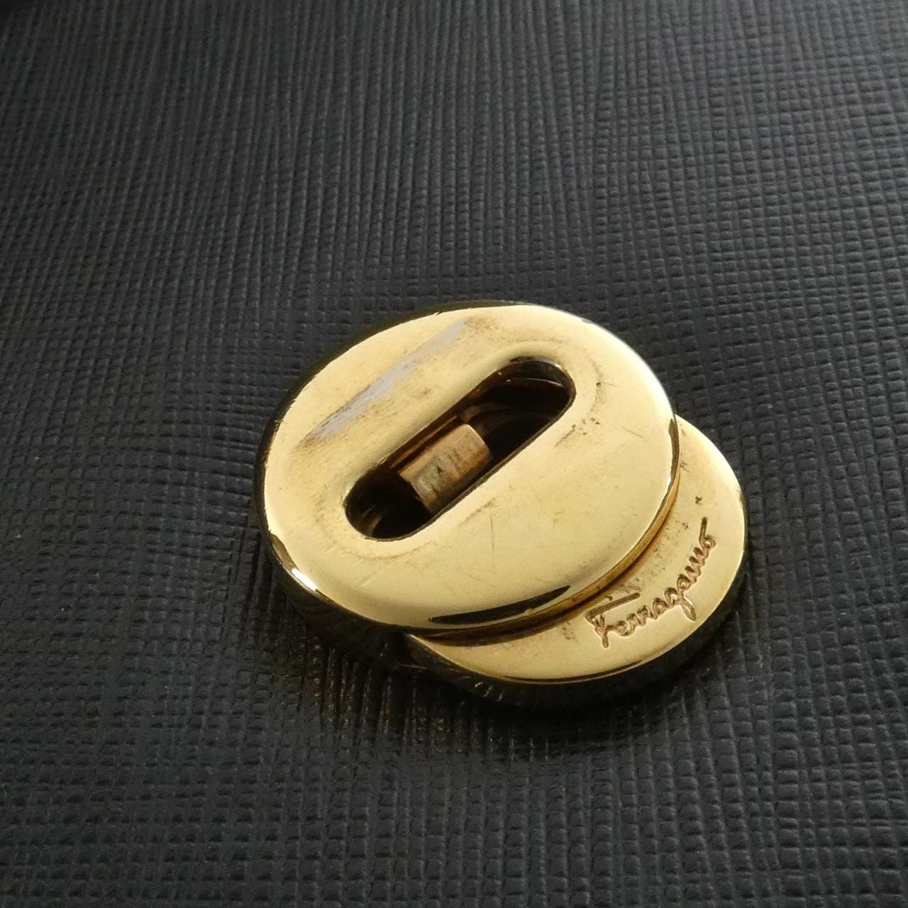 サルヴァトーレフェラガモ 21 D855 ショルダーバッグ