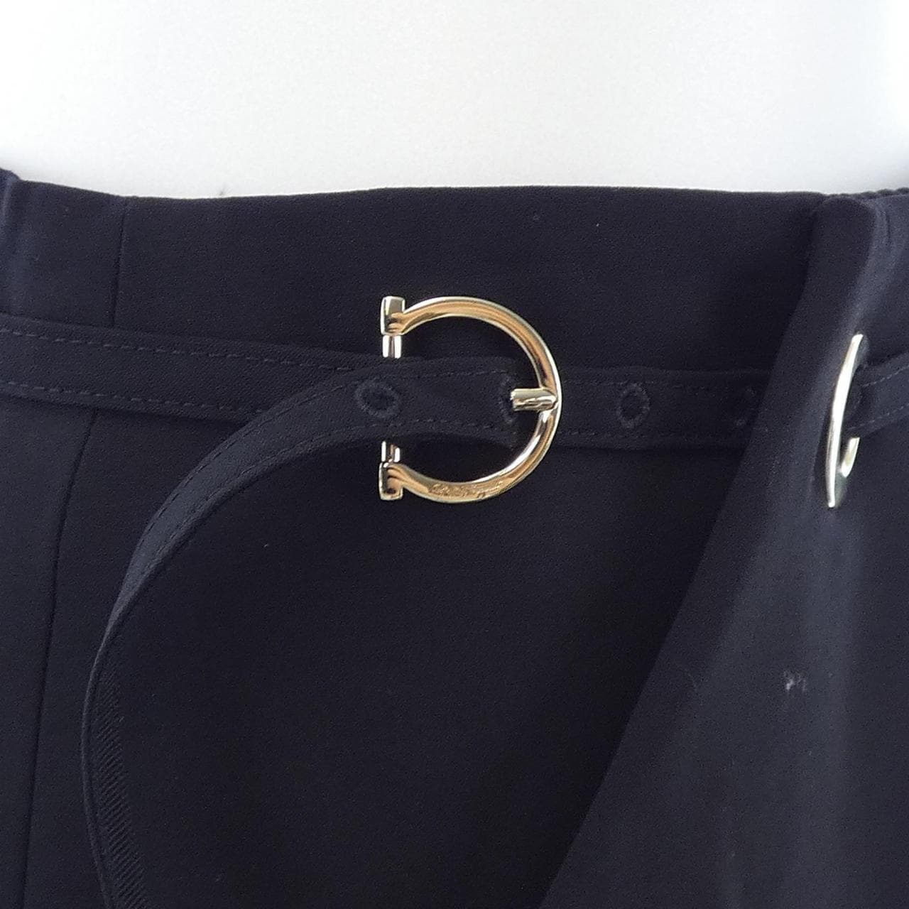 サルヴァトーレフェラガモ SALVATORE FERRAGAMO スカート